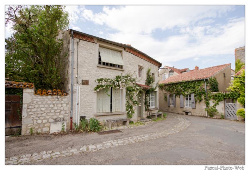 #Pascal-Photo-Web #Charroux #Paysage #Allier #France #campagne #Puy-de-D�me #patrimoine #touristique #village