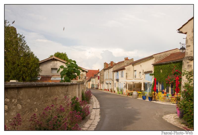 #Pascal-Photo-Web #Charroux #Paysage #Allier #France #campagne #Puy-de-D�me #patrimoine #touristique #village