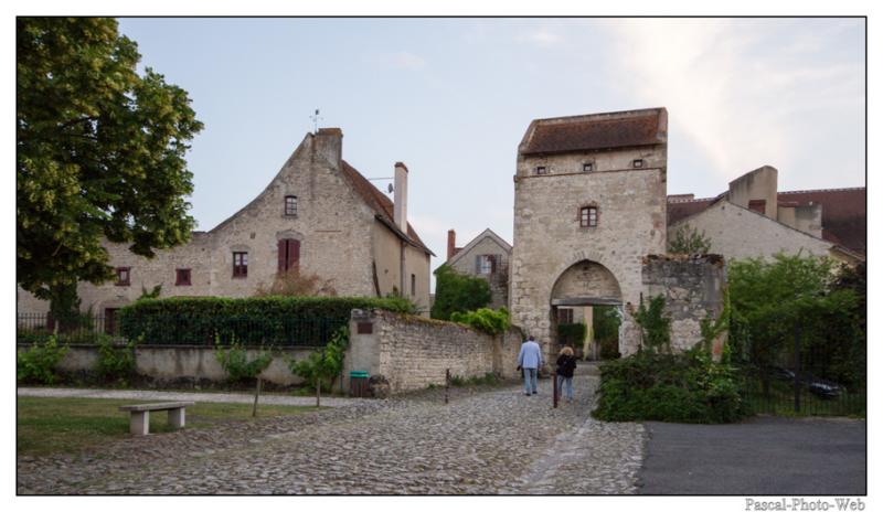 #Pascal-Photo-Web #Charroux #Paysage #Allier #France #campagne #Puy-de-D�me #patrimoine #touristique #village