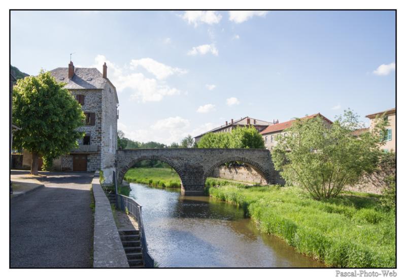 #Pascal-Photo-Web #Village #medieval #Saint-Flour #Paysage #Cantal #France #auvergne #patrimoine #touristique #15