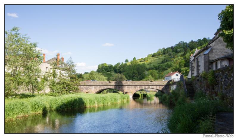 #Pascal-Photo-Web #Village #medieval #Saint-Flour #Paysage #Cantal #France #auvergne #patrimoine #touristique #15