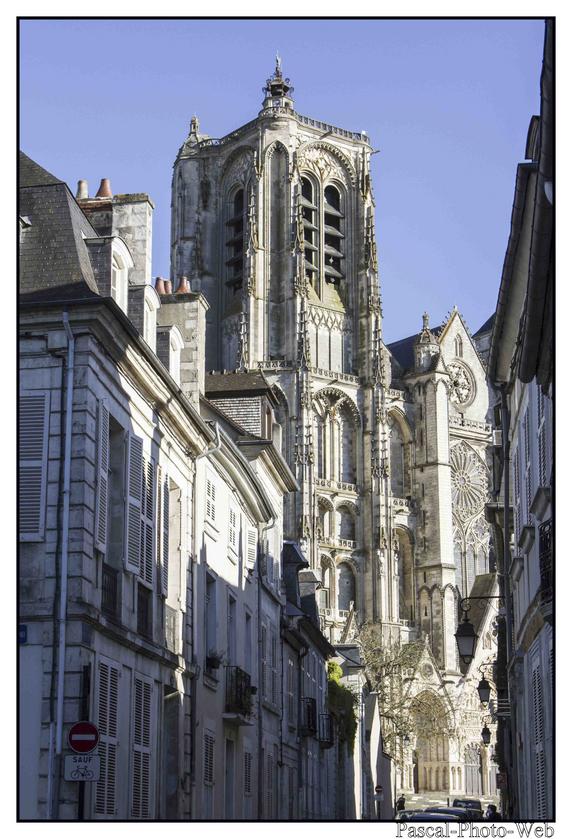#Pascal-Photo-Web #Ville #medieval #Bourges #Paysage #cher #France #patrimoine #touristique #centre-val-de-loire #18