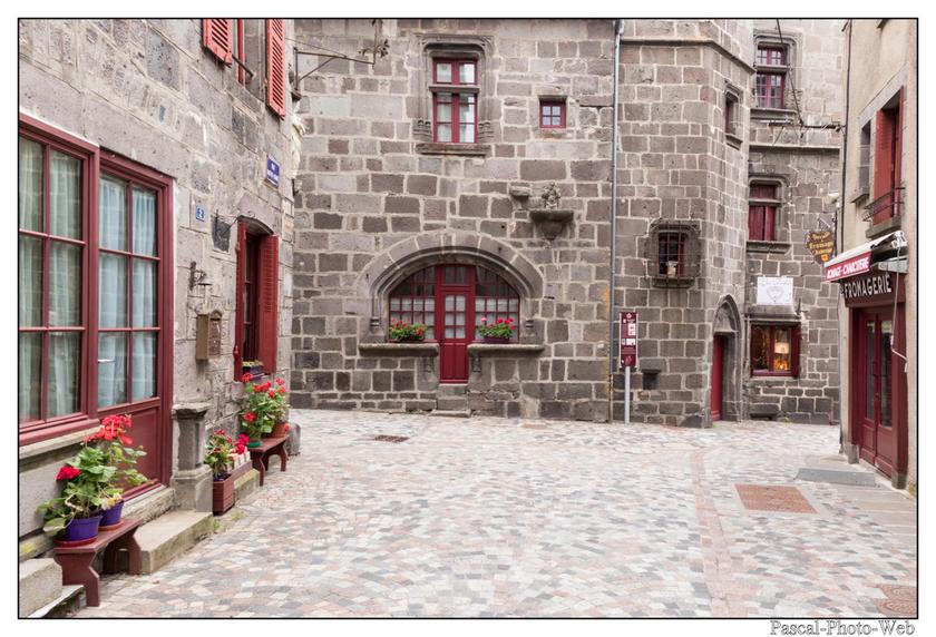 #Pascal-Photo-Web #Village #medieval #Besse-et-Saint-Anastaise #Paysage #Puy-de-D�me #France #auvergne #patrimoine #touristique