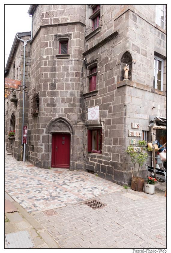 #Pascal-Photo-Web #Village #medieval #Besse-et-Saint-Anastaise #Paysage #Puy-de-D�me #France #auvergne #patrimoine #touristique