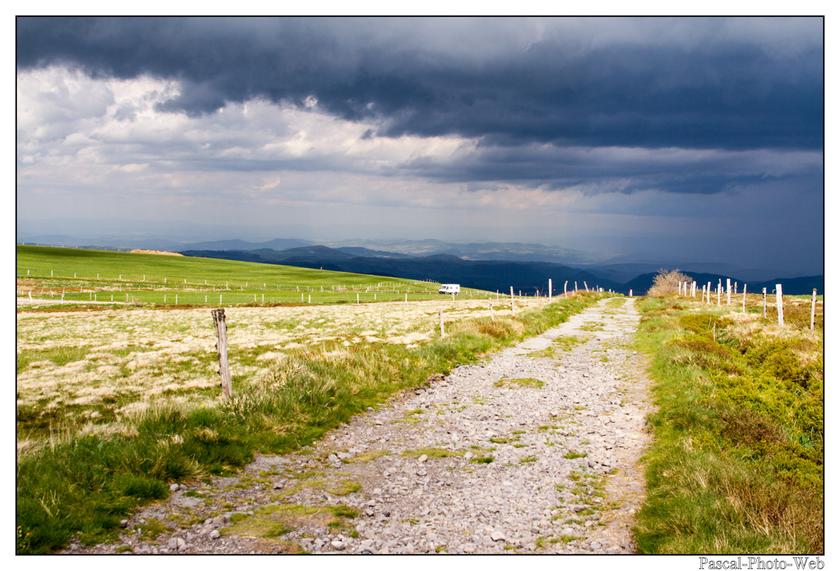 #Pascal-Photo-Web #Village #medieval #Col de la croix Robert #Paysage #Puy-de-D�me #France #auvergne #patrimoine #touristique