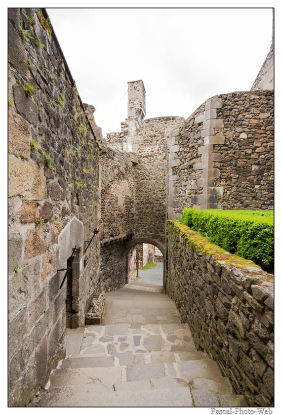 #Pascal-Photo-Web #Ville #Murol #medieval #Paysage #Puy-de-D�me #France #auvergne #patrimoine #touristique