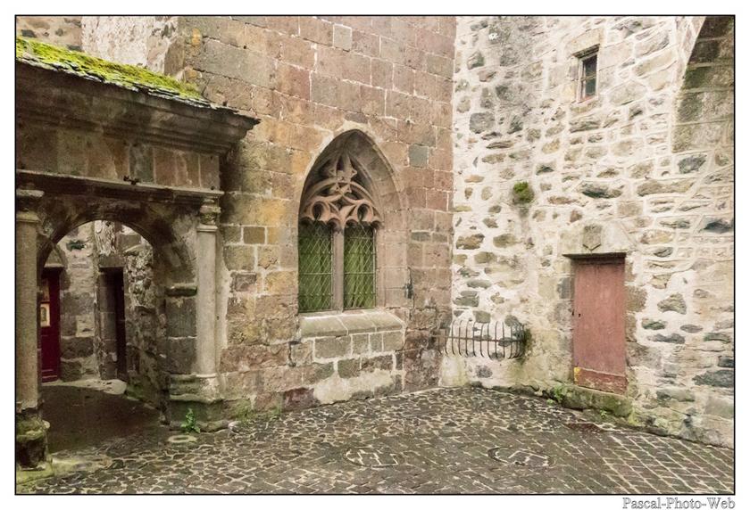 #Pascal-Photo-Web #Ville #Salers #Paysage #Puy-de-D�me #France #auvergne #patrimoine #touristique #medieval