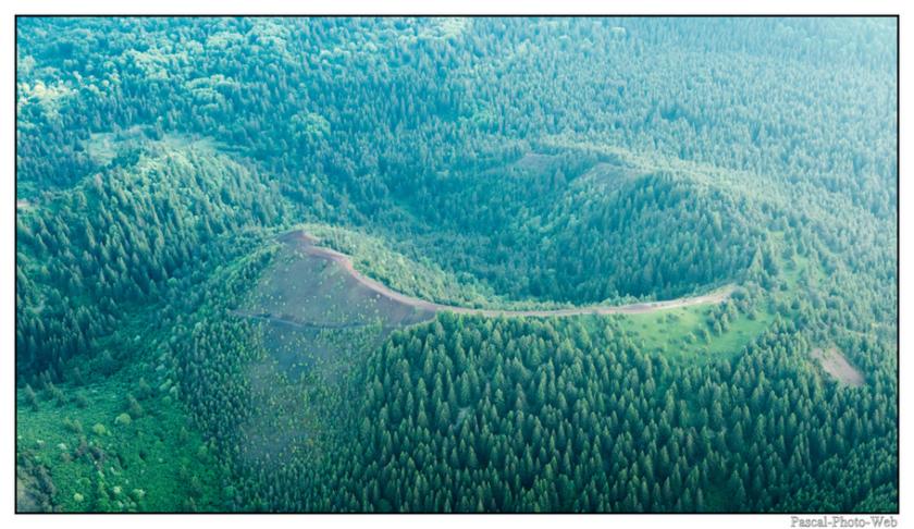#Pascal-Photo-Web #Ville #Paysage #Puy-de-D�me #France #auvergne #patrimoine #touristique #medieval #montgolfiere