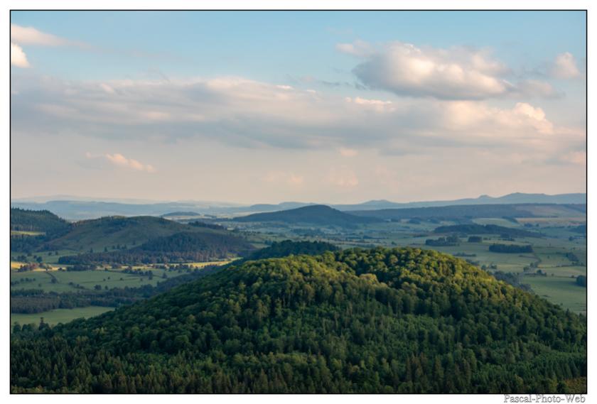#Pascal-Photo-Web #Ville #Paysage #Puy-de-D�me #France #auvergne #patrimoine #touristique #medieval #montgolfiere