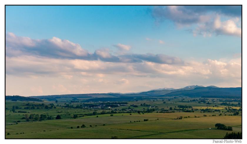 #Pascal-Photo-Web #Ville #Paysage #Puy-de-D�me #France #auvergne #patrimoine #touristique #medieval #montgolfiere