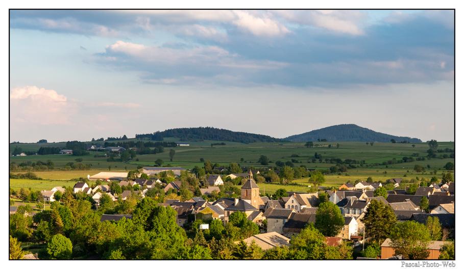#Pascal-Photo-Web #Ville #Paysage #Puy-de-D�me #France #auvergne #patrimoine #touristique #medieval #montgolfiere