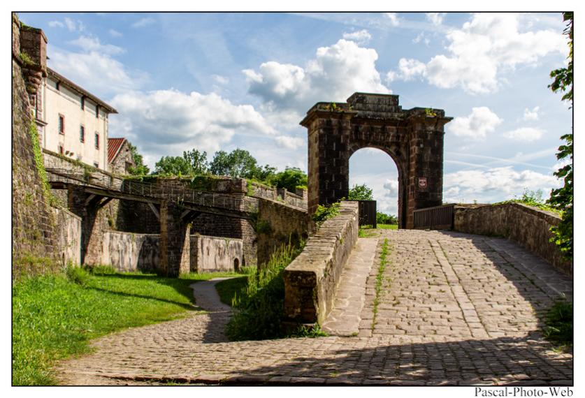 #pascal-photo-web #pyr�n�es-atlantique #pyr�n�es #64 #france #sud #ouest #photo #montagne #paysage #piment #saint-jean-pied-de-port