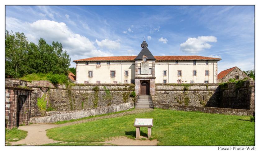 #pascal-photo-web #pyr�n�es-atlantique #pyr�n�es #64 #france #sud #ouest #photo #montagne #paysage #piment #saint-jean-pied-de-port