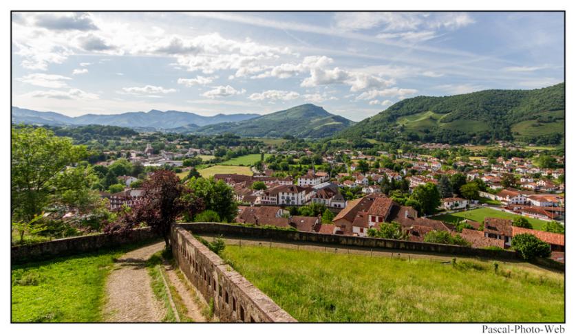 #pascal-photo-web #pyr�n�es-atlantique #pyr�n�es #64 #france #sud #ouest #photo #montagne #paysage #piment #saint-jean-pied-de-port