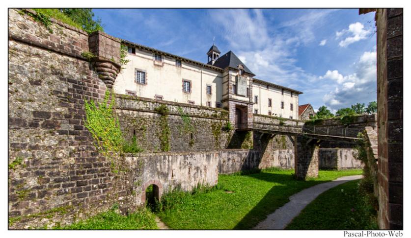 #pascal-photo-web #pyr�n�es-atlantique #pyr�n�es #64 #france #sud #ouest #photo #montagne #paysage #piment #saint-jean-pied-de-port