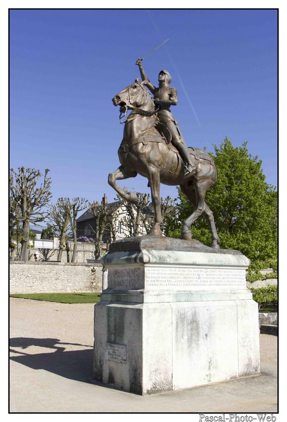 #pascal-photo-web #Loire et Cher #shoot #Jeanne #monument #photo #france #Blois #Mairie