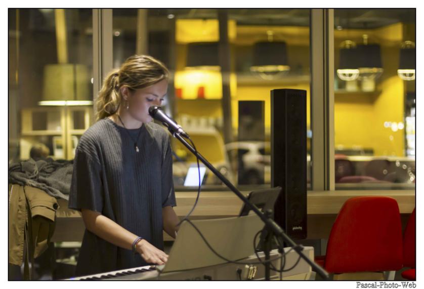 #Pascal-Photo-Web #photograhie #concert #musique #Laura #aunomad