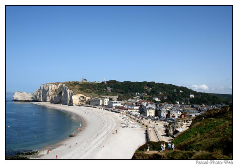 #Pascal-Photo-Web #Etretat #Paysage #Seine-Maritime #France #Litoral #Baln�aire #Lupin #Falaise #Normandie #76 Galets #patrimoine #plage #touristique #mer