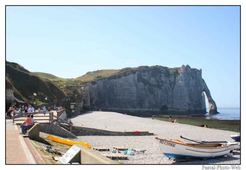 #Pascal-Photo-Web #Etretat #Paysage #Seine-Maritime #France #Litoral #Baln�aire #Lupin #Falaise #Normandie #76 Galets #patrimoine #plage #touristique #mer
